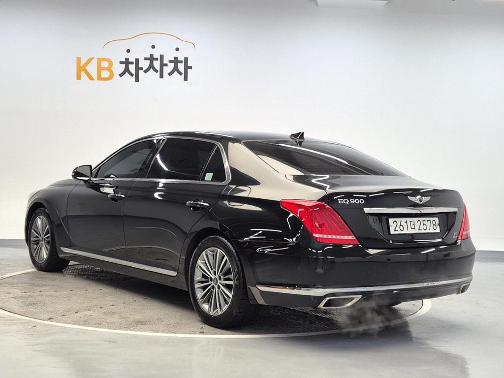2018 GENESIS EQ900 