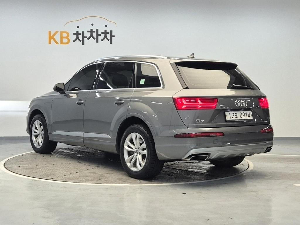 2016 AUDI Q7 (2Gen) 