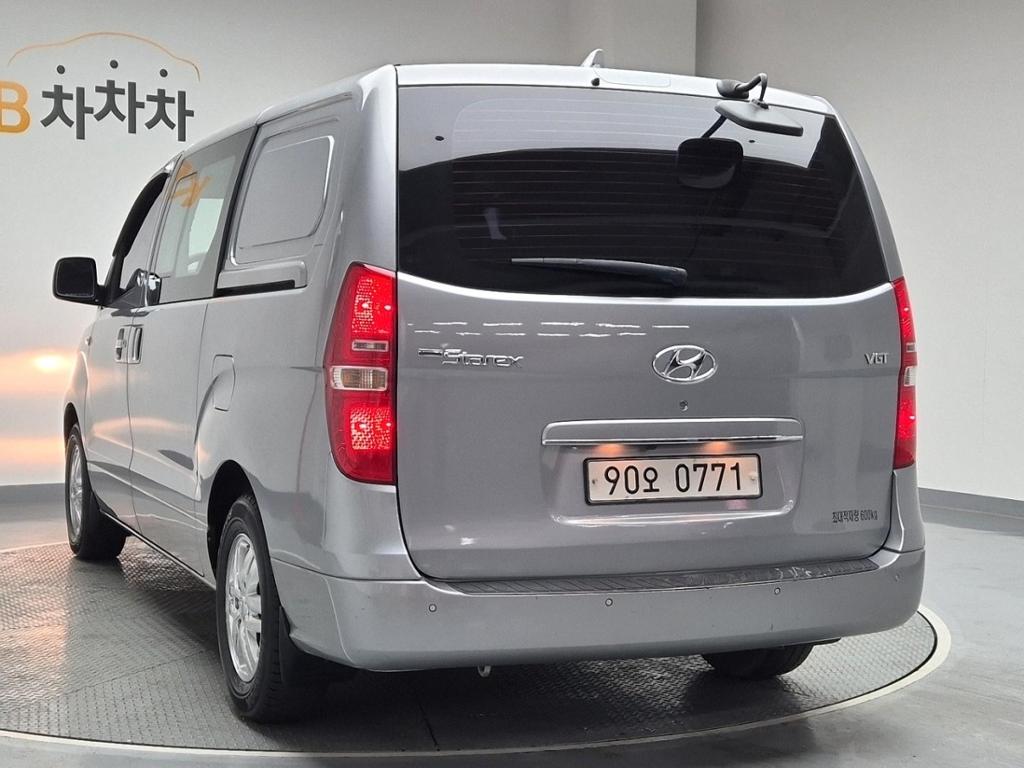 2019 HYUNDAI THE NEW GRAND STAREX 