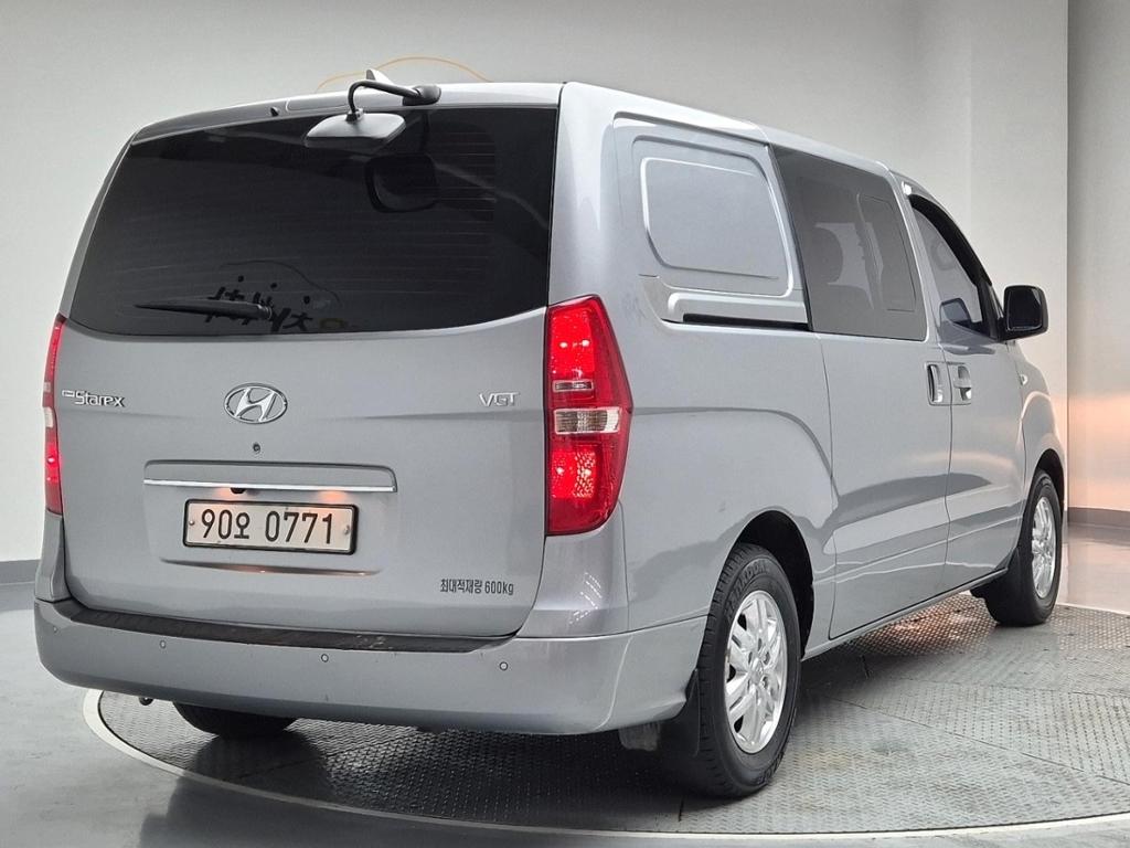 2019 HYUNDAI THE NEW GRAND STAREX 