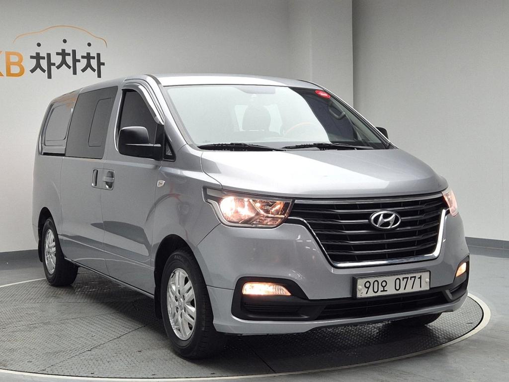 2019 HYUNDAI THE NEW GRAND STAREX 