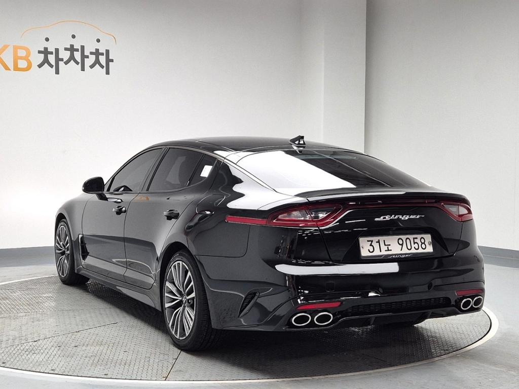 2018 KIA STINGER 