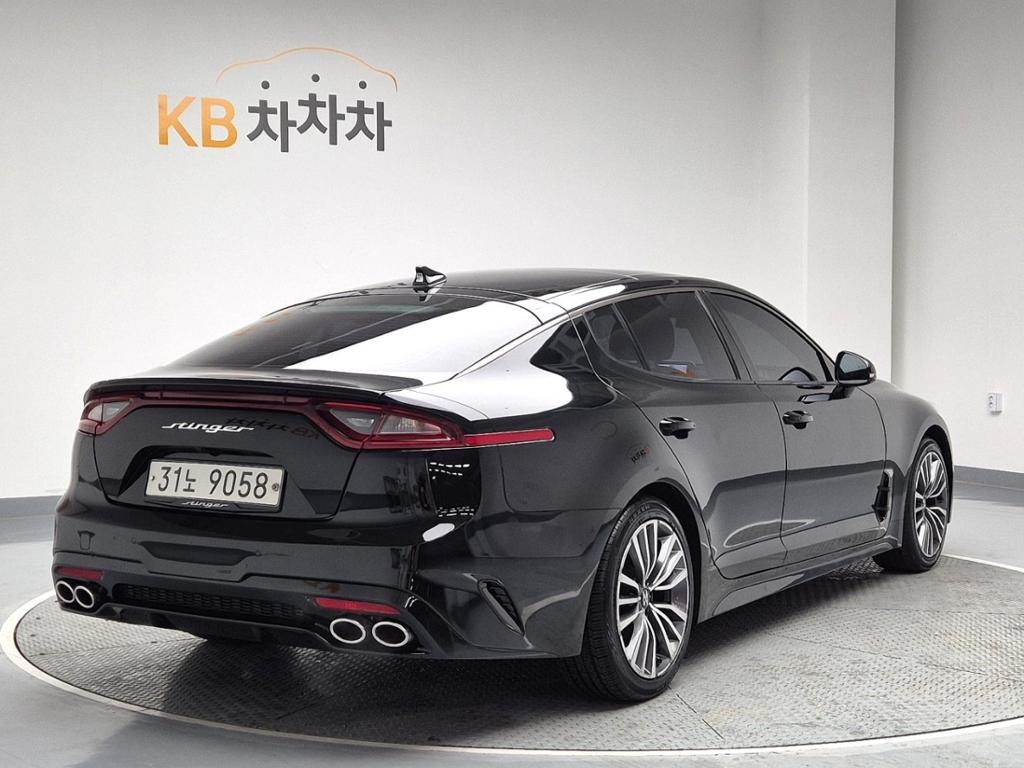 2018 KIA STINGER 