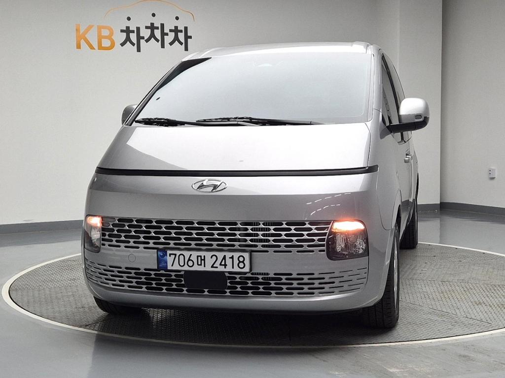 2023 HYUNDAI STARIA 