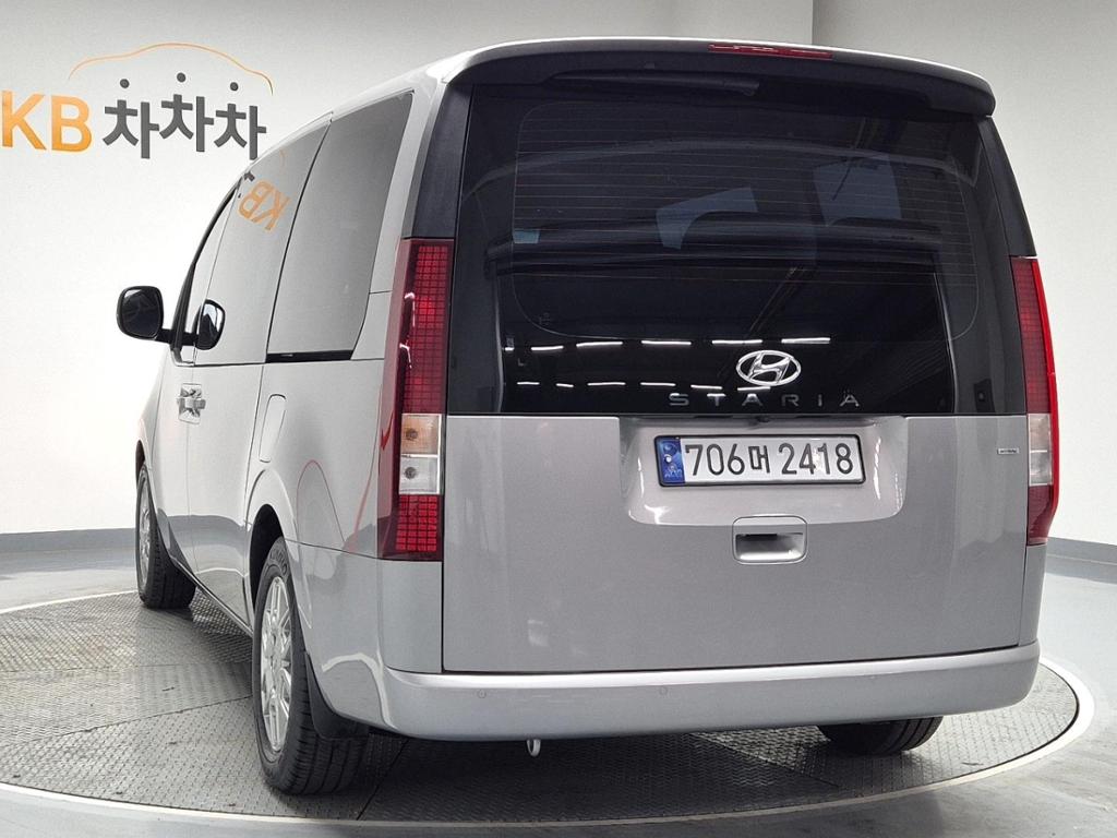 2023 HYUNDAI STARIA 