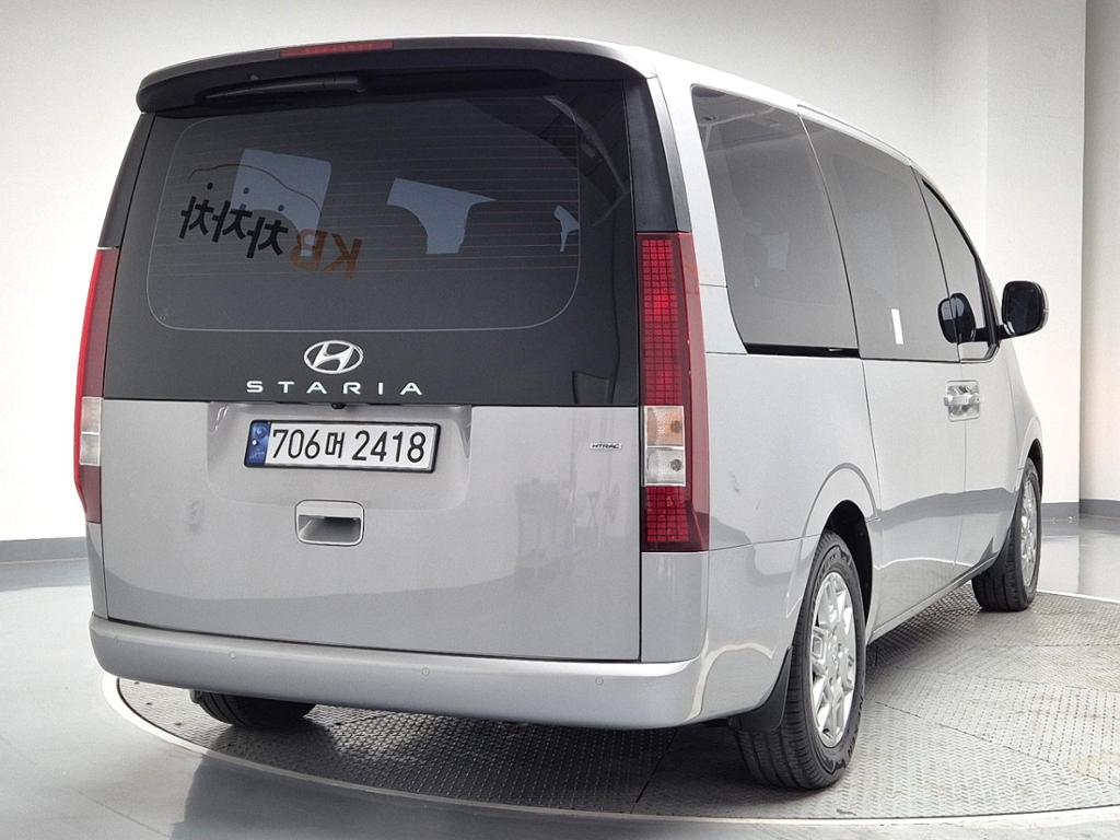 2023 HYUNDAI STARIA 