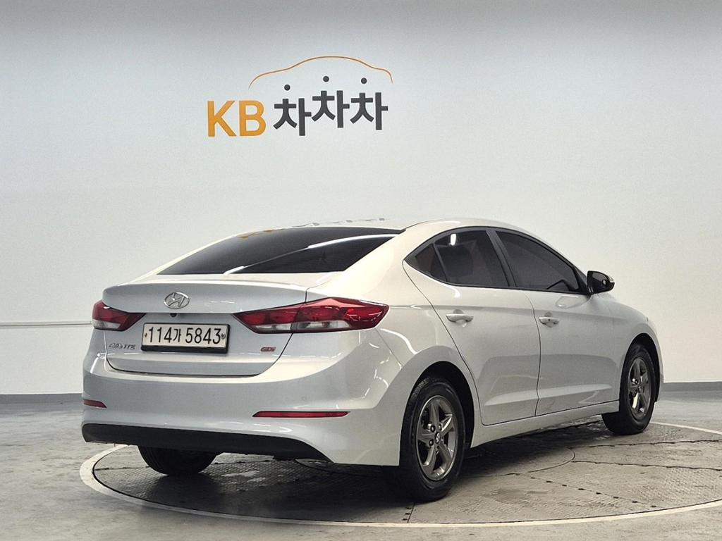 2017 HYUNDAI AVANTE AD 