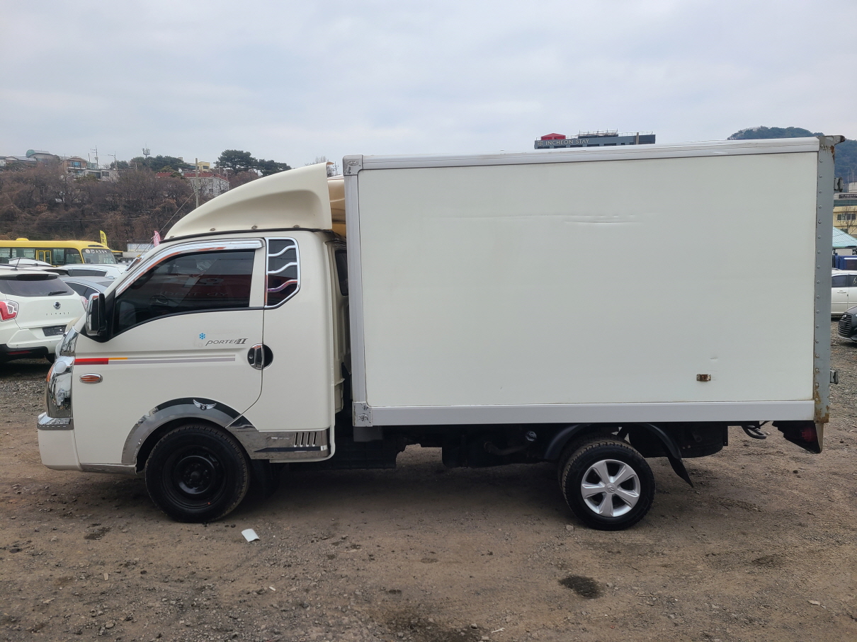 2018 HYUNDAI PORTER II 1 ton Freezer Box CRDi Super C