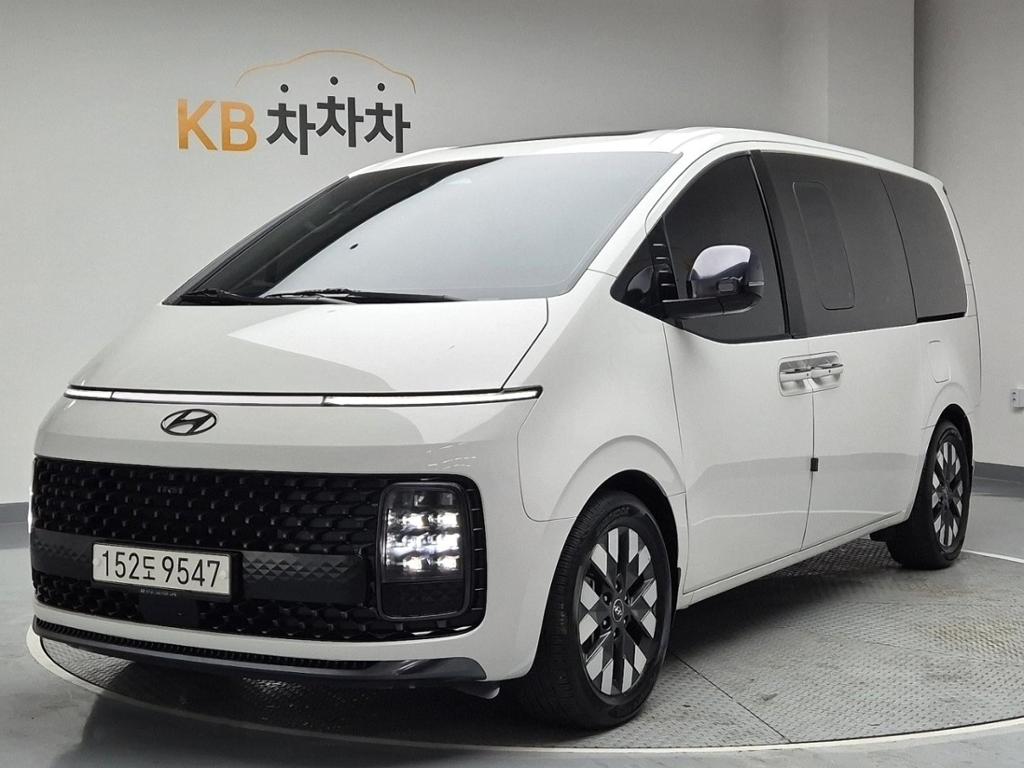 2023 HYUNDAI STARIA 