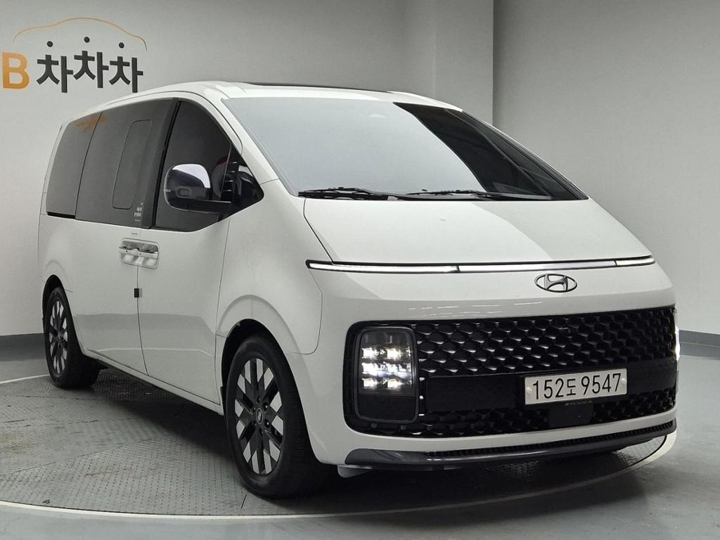 2023 HYUNDAI STARIA 