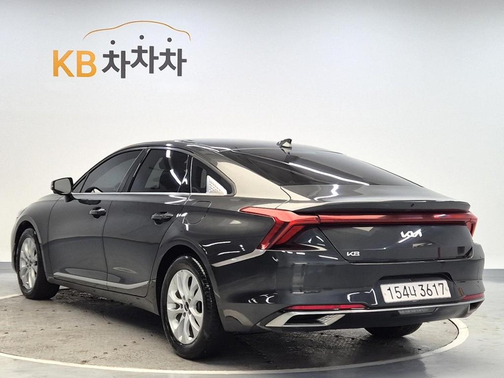 2022 KIA K8 