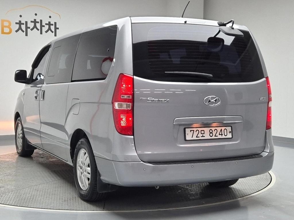 2017 HYUNDAI GRAND STAREX 