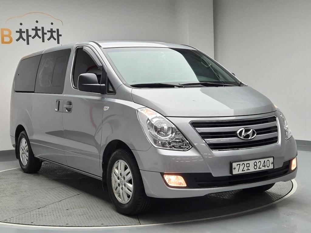 2017 HYUNDAI GRAND STAREX 