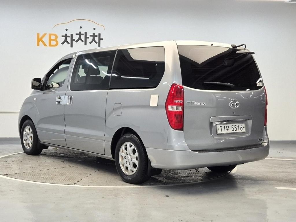 2013 HYUNDAI GRAND STAREX 