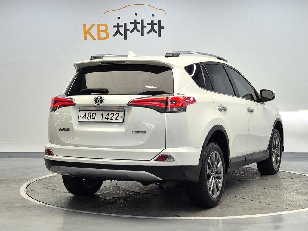 2018 TOYOTA RAV4 