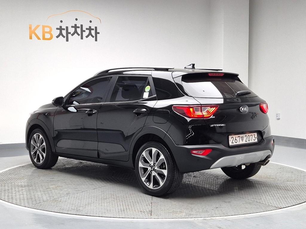 2020 KIA STONIC 