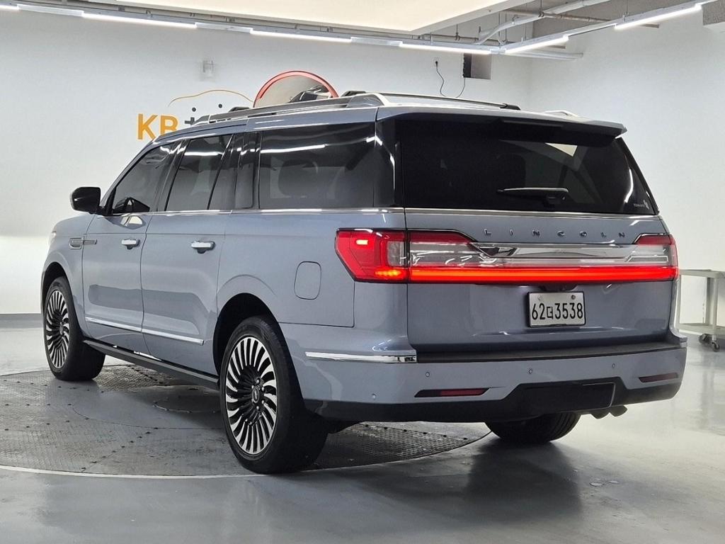2018 LINCOLN NAVIGATOR 