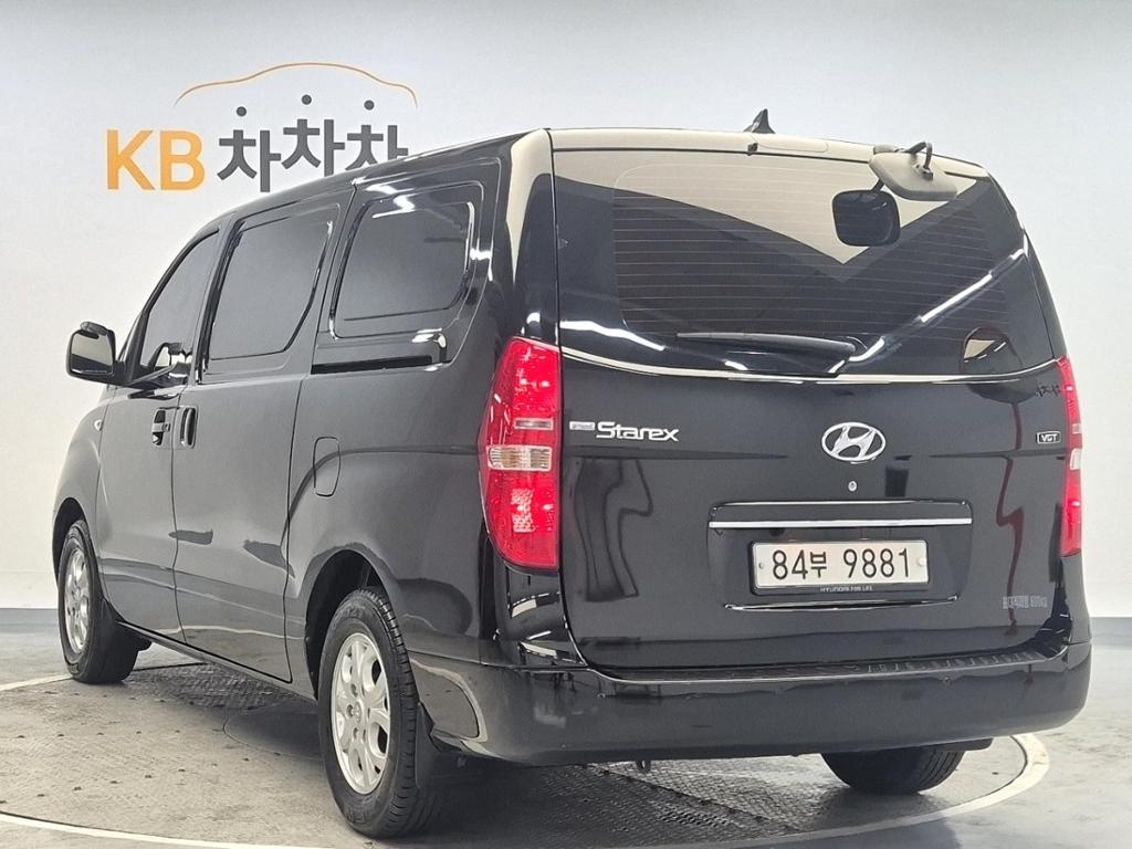 2016 HYUNDAI GRAND STAREX 