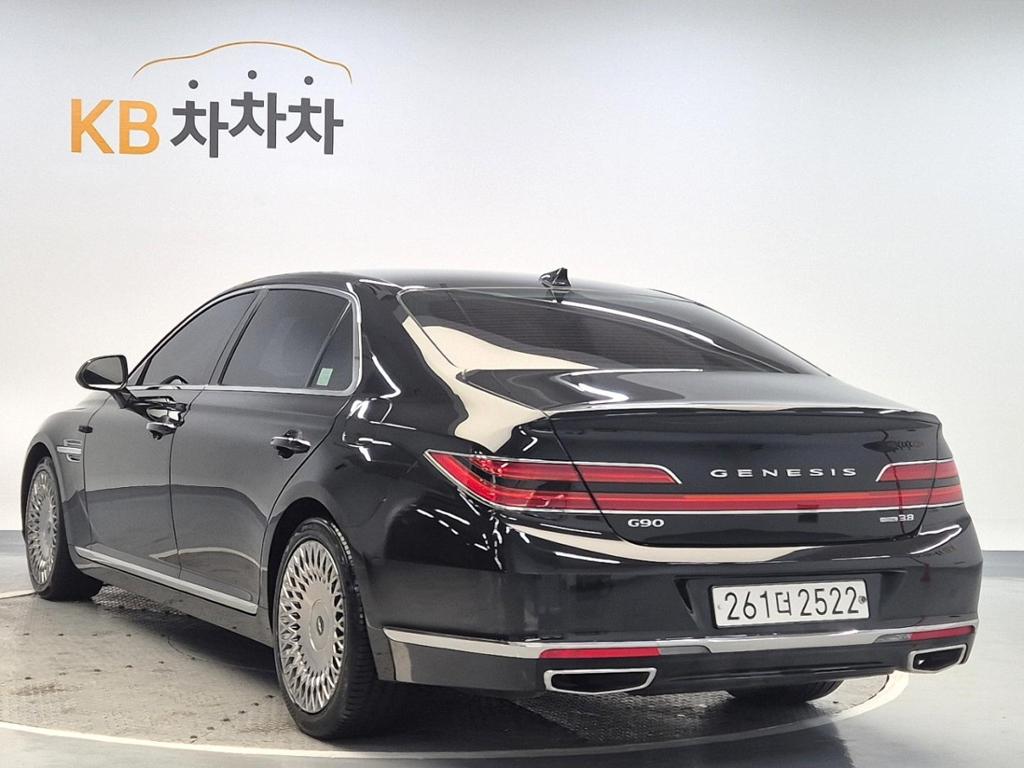 2019 GENESIS G90 
