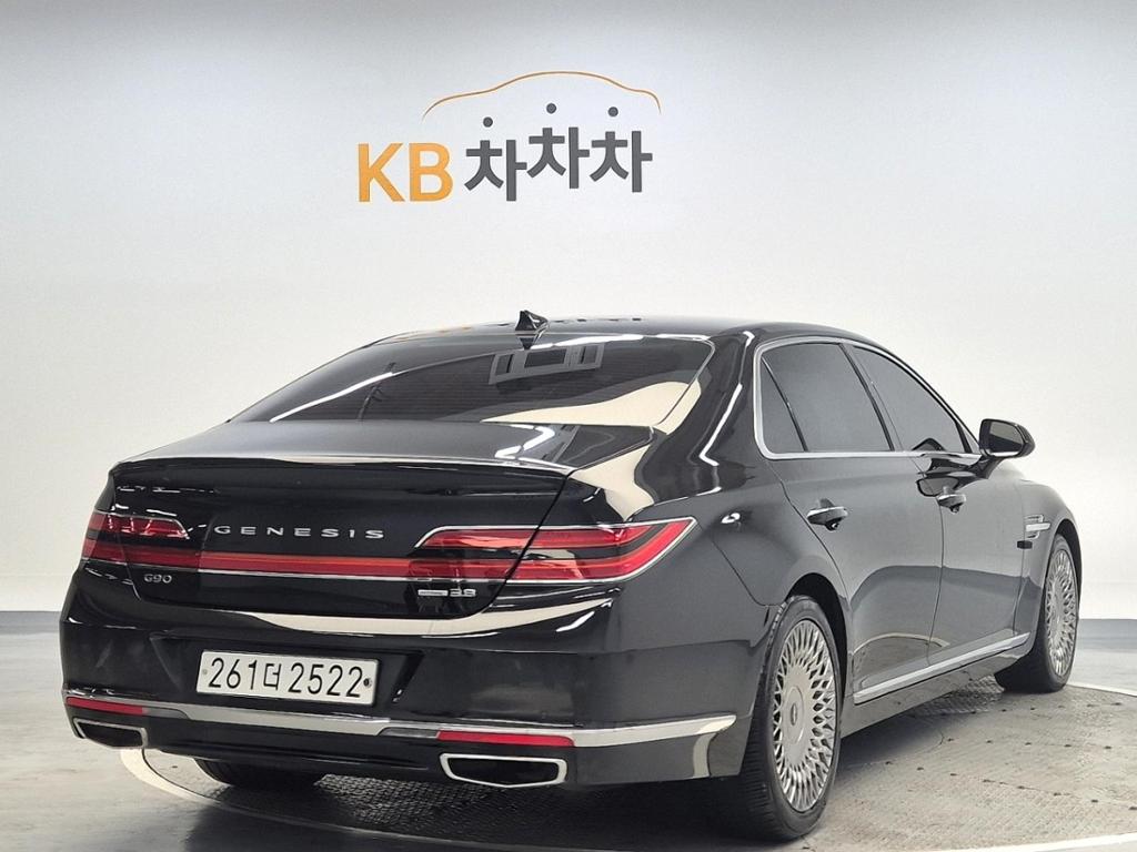 2019 GENESIS G90 