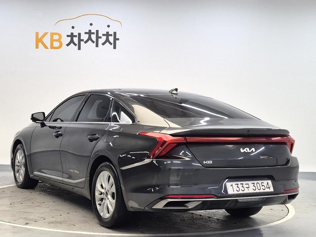 2022 KIA K8 