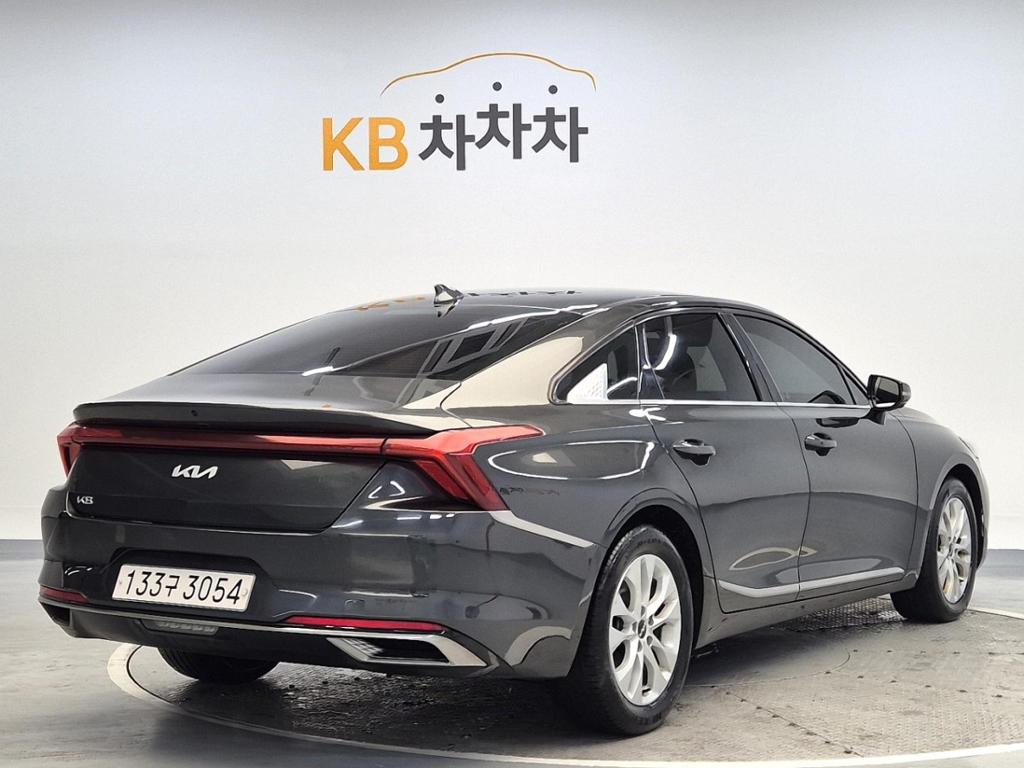 2022 KIA K8 