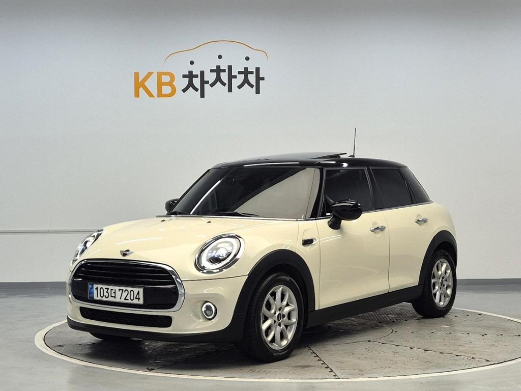2021 MINI COOPER 