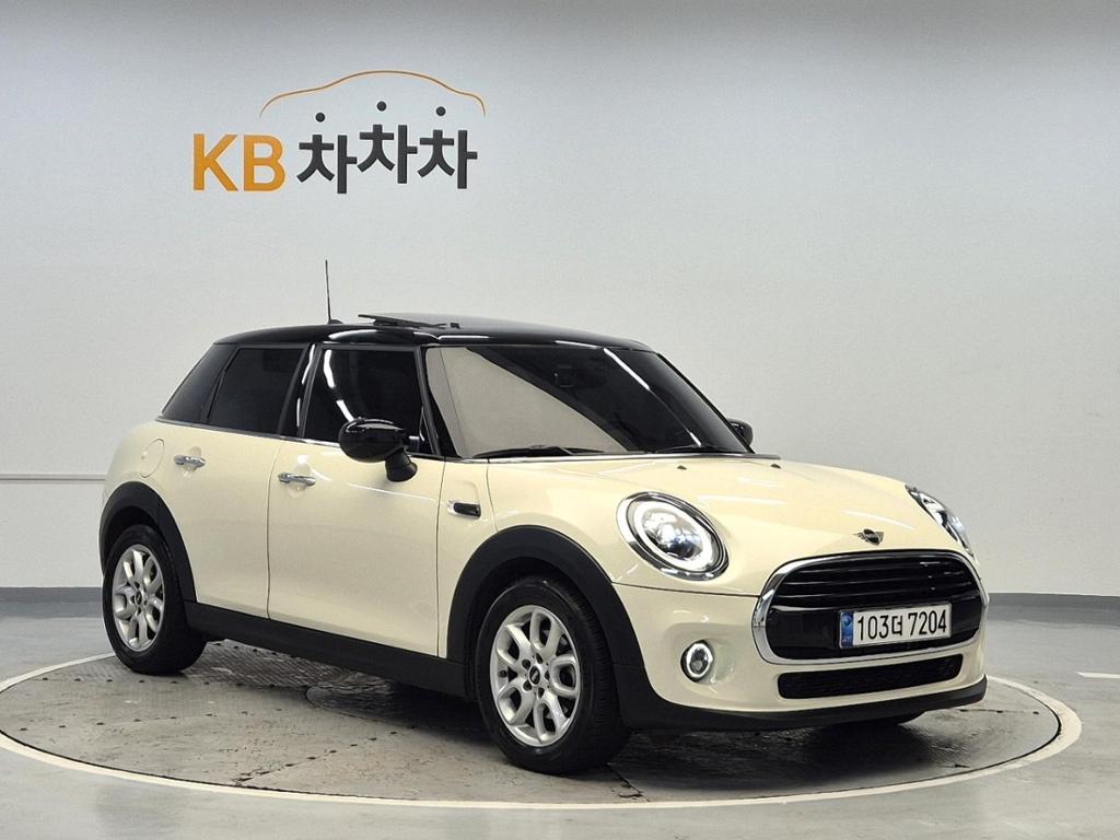 2021 MINI COOPER 