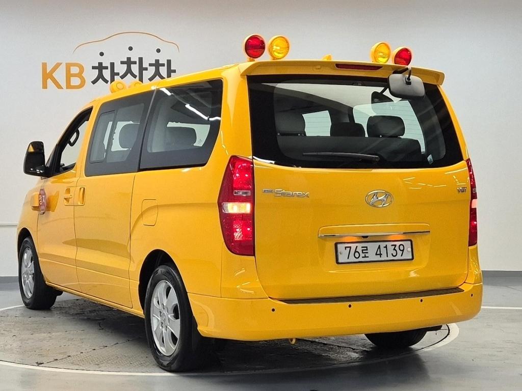 2019 HYUNDAI THE NEW GRAND STAREX 