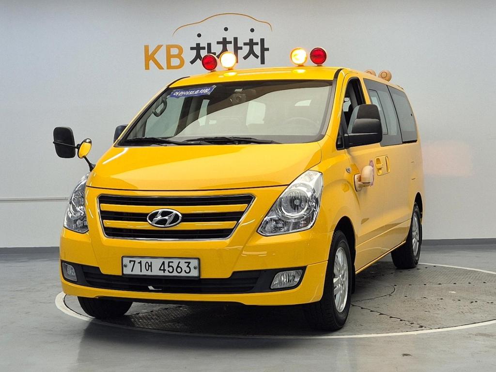 2018 HYUNDAI GRAND STAREX 