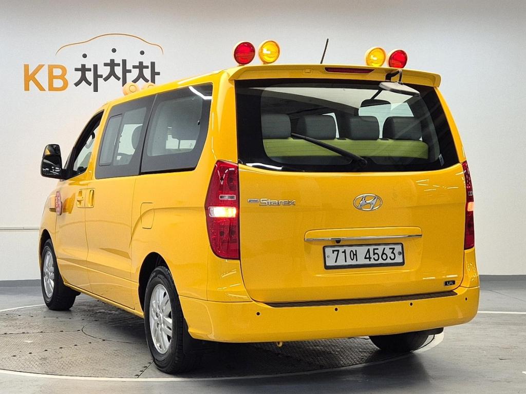 2018 HYUNDAI GRAND STAREX 