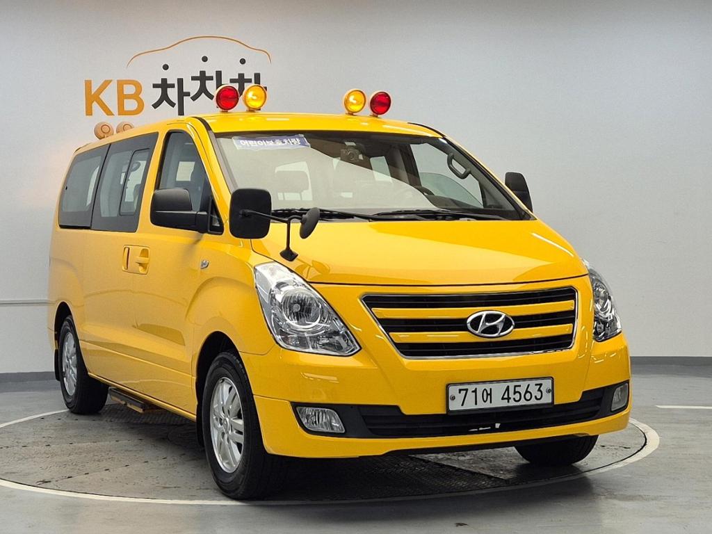 2018 HYUNDAI GRAND STAREX 