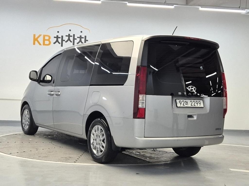 2022 HYUNDAI STARIA 