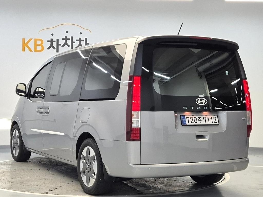 2025 HYUNDAI STARIA 