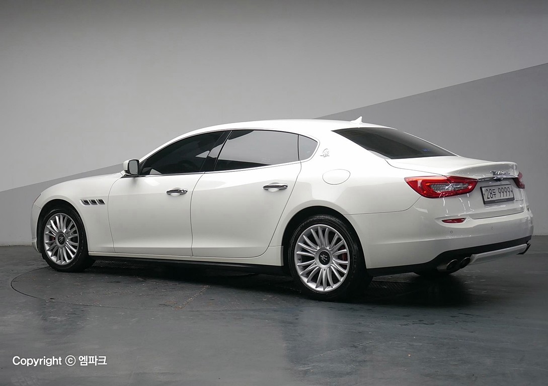2015 MASERATI QUATRO PORTE 