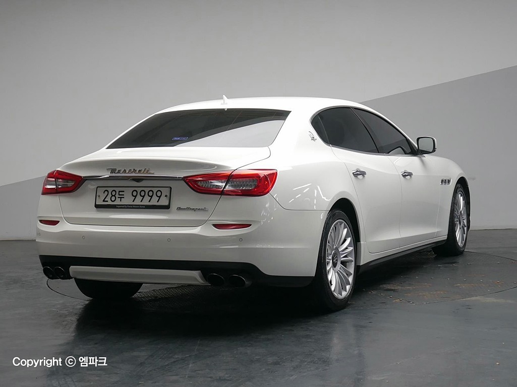 2015 MASERATI QUATRO PORTE 
