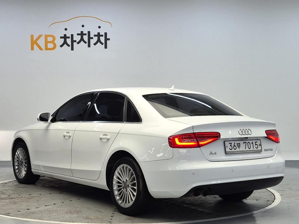 2013 AUDI A4 (4Gen) 