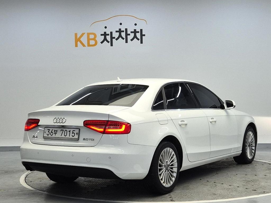 2013 AUDI A4 (4Gen) 