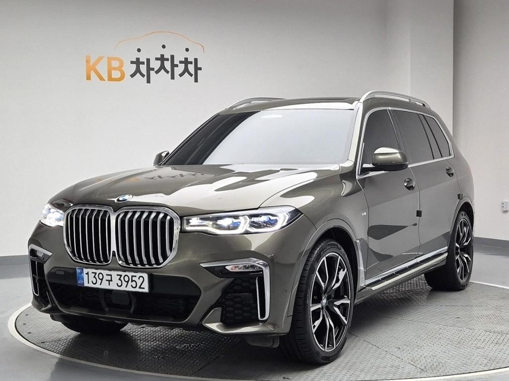 2022 BMW X7 