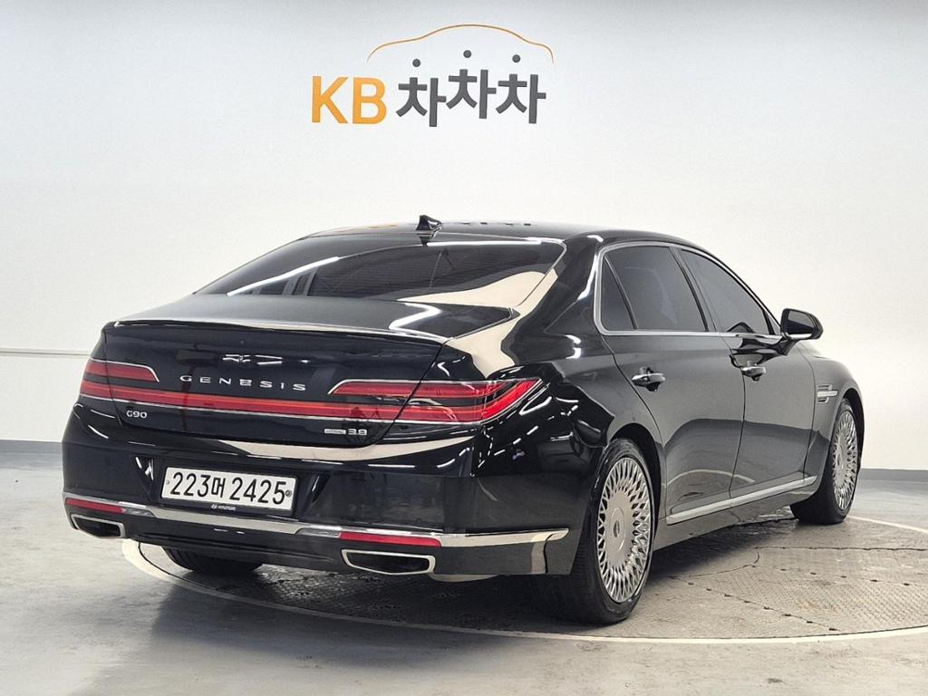 2019 GENESIS G90 
