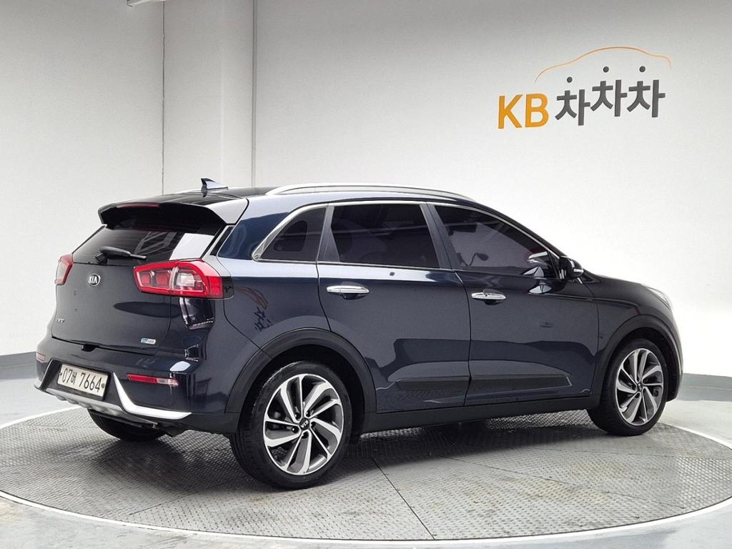 2017 KIA NIRO 
