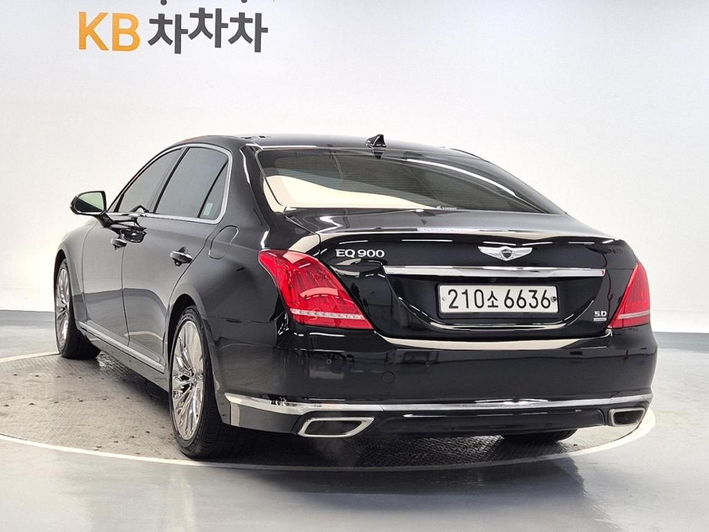 2018 GENESIS EQ900 