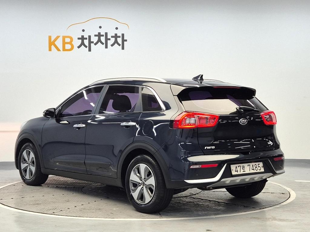 2017 KIA NIRO 