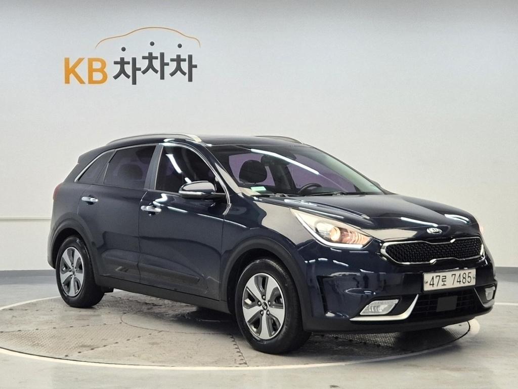 2017 KIA NIRO 