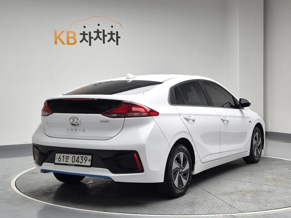 2016 HYUNDAI IONIQ 