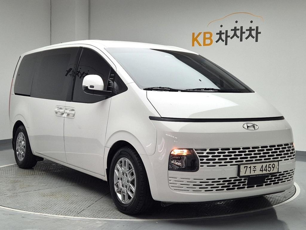 2022 HYUNDAI STARIA 