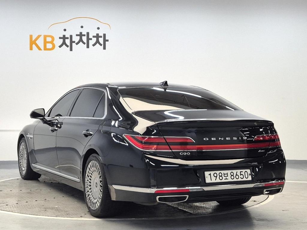 2021 GENESIS G90 