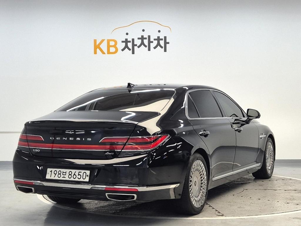 2021 GENESIS G90 