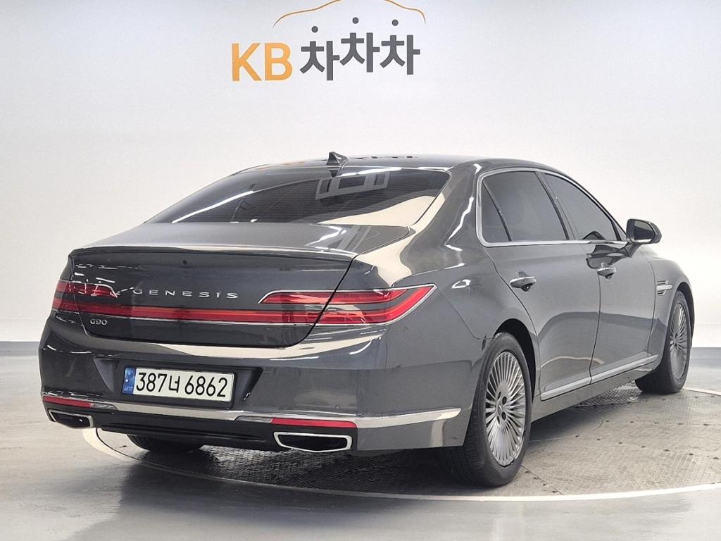 2021 GENESIS G90 