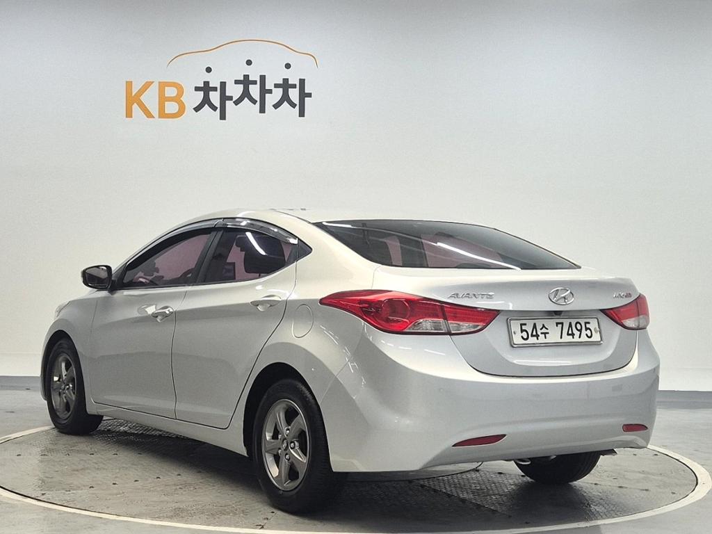 2011 HYUNDAI AVANTE MD 